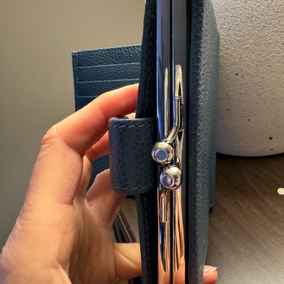 Longchamp leather wallet. Pilot blue. Like new. - Picture 5 of 6